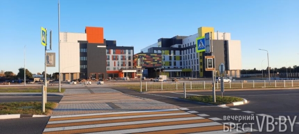 Сочными красками заиграл новый район близ медицинского комплекса в брестском «Заречье» Сочными красками заиграл новый район близ медицинского комплекса в брестском «Заречье»