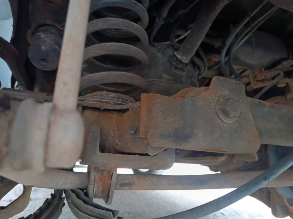 «Все гофры с проводкой посечены песком!». Белорусу так отпескоструили Cadillac, что у машины отказала электроника и кузов начал ржаветь