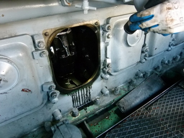 В Тересполе партию сигарет обнаружили в двигателе локомотива