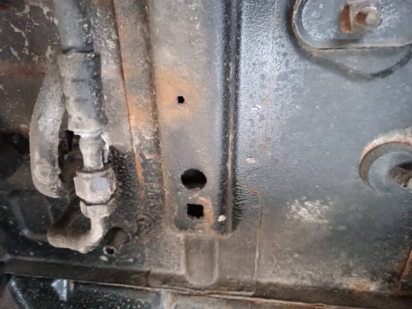 «Все гофры с проводкой посечены песком!». Белорусу так отпескоструили Cadillac, что у машины отказала электроника и кузов начал ржаветь