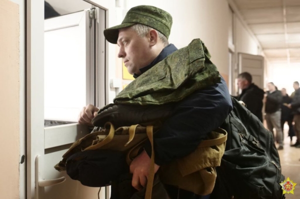 В воинские части прибывают военнообязанные в рамках проверки боеготовности В воинские части прибывают военнообязанные в рамках проверки боеготовности