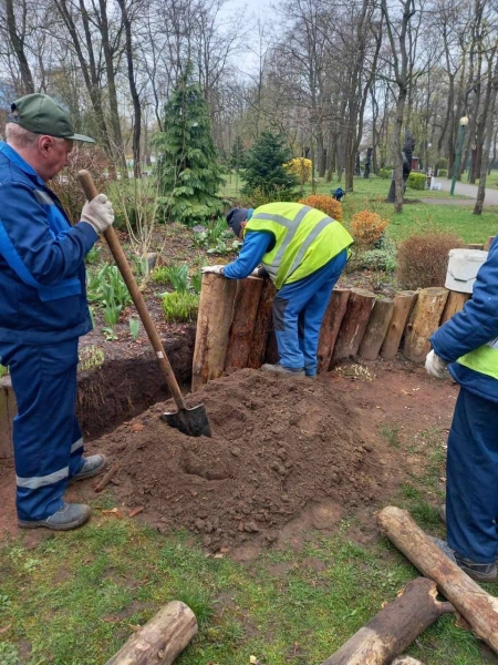 Продолжаются интенсивные работы по подготовке городского Парка культуры и отдыха к началу сезона Продолжаются интенсивные работы по подготовке городского Парка культуры и отдыха к началу сезона