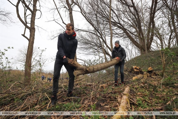 В Брестской крепости прошла экологическая акция по благоустройству Волынского укрепления
