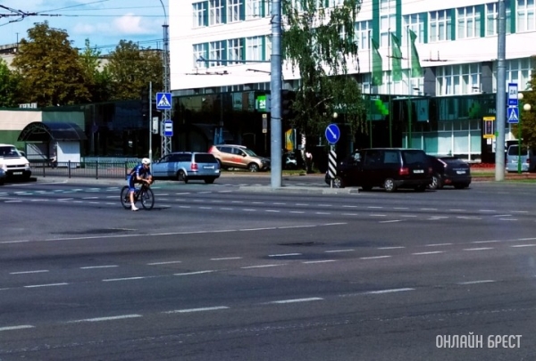 Велосипедисты-шоссейники из Беларуси, России и Франции откроют сезон в Бресте Велосипедисты-шоссейники из Беларуси, России и Франции откроют сезон в Бресте