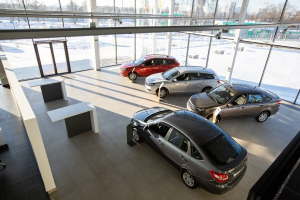 &laquo;Отдал полпенсии за первое ТО!&raquo;. Пенсионер возмущен стоимостью обслуживания у дилера Renault