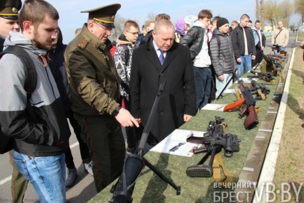 «Сформировано более сорока команд». 26 апреля начинается отправка призывников в войска «Сформировано более сорока команд». 26 апреля начинается отправка призывников в войска