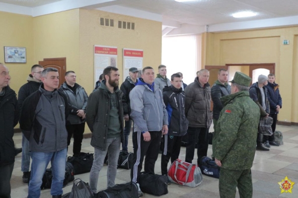 В воинские части прибывают военнообязанные в рамках проверки боеготовности В воинские части прибывают военнообязанные в рамках проверки боеготовности