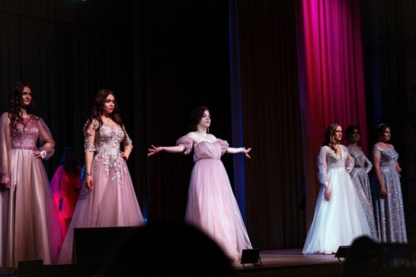 В Кобрине прошел конкурс грации и артистического мастерства «Мисс Весна – 2023»