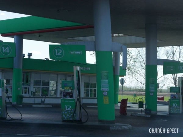 Почему снижаются цены на АЗС, пояснил посол Беларуси в РФ