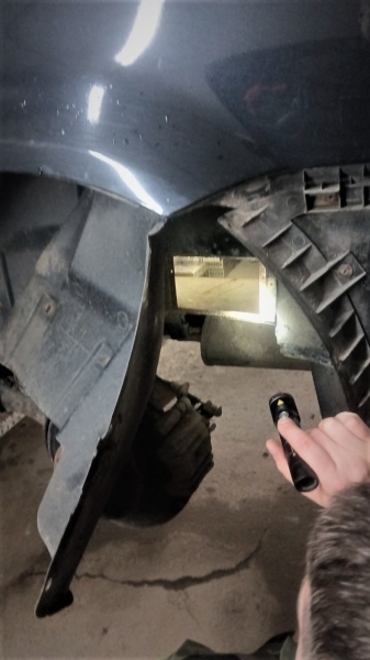 Литовец наделал тайники и пытался вывезти из Беларуси сотни пачек сигарет Литовец наделал тайники и пытался вывезти из Беларуси сотни пачек сигарет