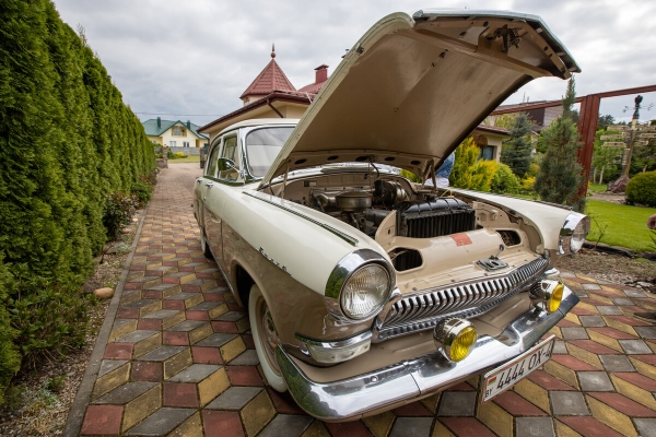 Посмотрите, какую «Волгу» отыскали в гараже у белоруса