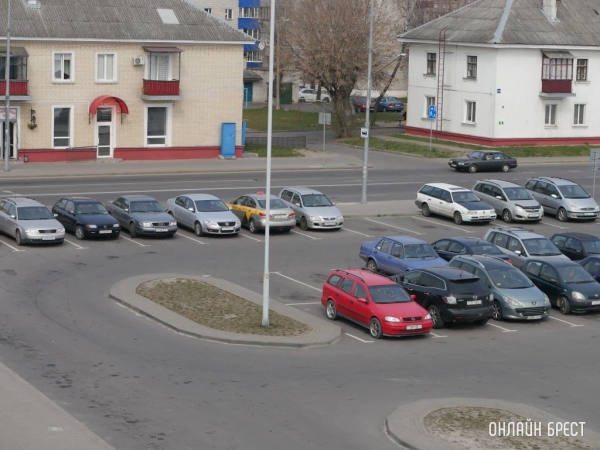 «Остаток долга так и не вернули». Стоит ли продавать машину родственникам или друзьям