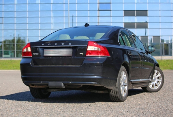 Белорус купил 13-летний Volvo из Европы: «Машина привезена перегонщиком, а растаможена через льготников» Белорус купил 13-летний Volvo из Европы: «Машина привезена перегонщиком, а растаможена через льготников»