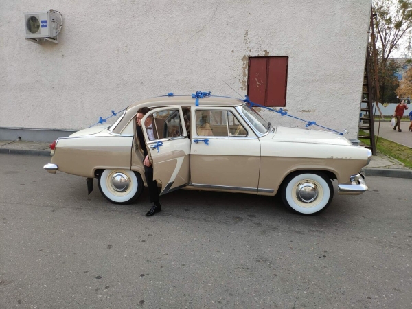 Посмотрите, какую «Волгу» отыскали в гараже у белоруса