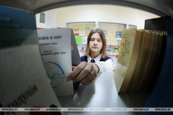 «Мы как одна семья». Выпускники сельской школы в Каменецком районе о школьных годах «Мы как одна семья». Выпускники сельской школы в Каменецком районе о школьных годах