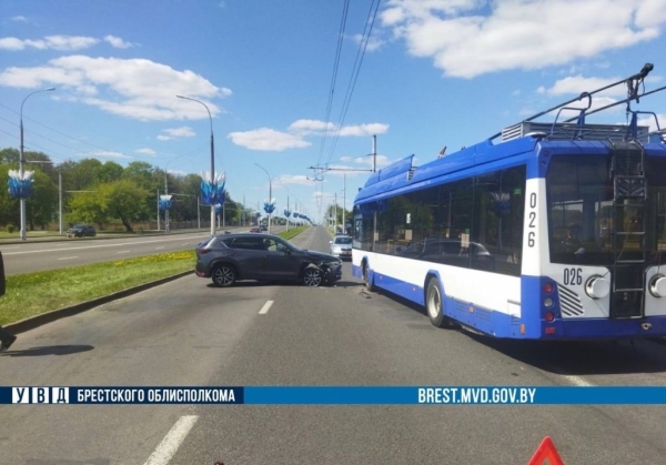 Стали известны подробности ДТП с троллейбусом в Бресте Стали известны подробности ДТП с троллейбусом в Бресте
