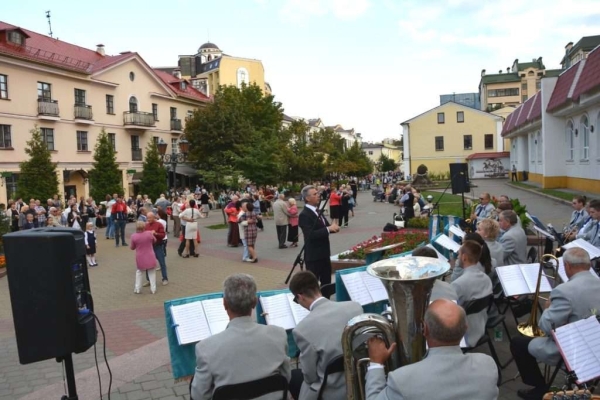 В Бресте открывается сезон музыкальных вечеров на Советской: программа