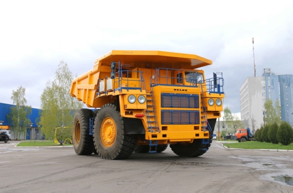БЕЛАЗ показал новый самосвал грузоподъемностью 180 тонн БЕЛАЗ показал новый самосвал грузоподъемностью 180 тонн