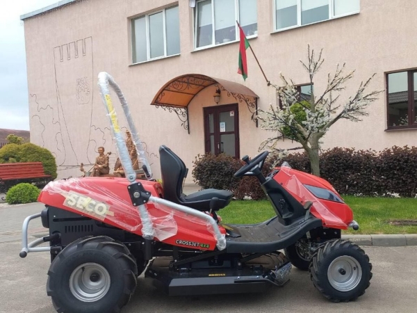 Брестский «Коммунальник» пополнился двумя новыми газонокосилками