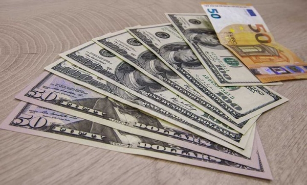 Лишился валюты и заплатит штраф. В Бресте осудили иностранца за перемещение денег без декларирования Лишился валюты и заплатит штраф. В Бресте осудили иностранца за перемещение денег без декларирования