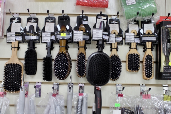 Вот что значит профессиональный уход для волос! Вместе оцениваем большой ассортимент инструментов и косметики в парикмахерском магазине «PROFISTYLE.BY» в Бресте Вот что значит профессиональный уход для волос! Вместе оцениваем большой ассортимент инструментов и косметики в парикмахерском магазине «PROFISTYLE.BY» в Бресте