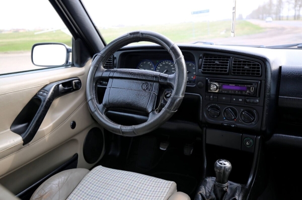 «Покраска обошлась в $3 200». В Беларуси нашли редкий VW Passat VR6 (B4)