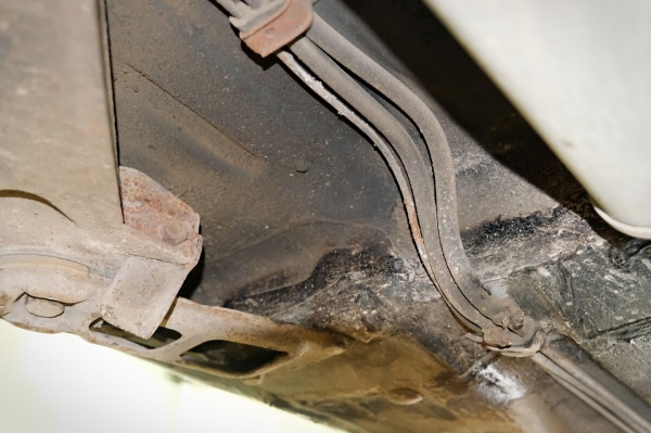 Mercedes-Benz W123 в руках студента: не хватает пятой передачи, зато есть рабочая гидроподвеска