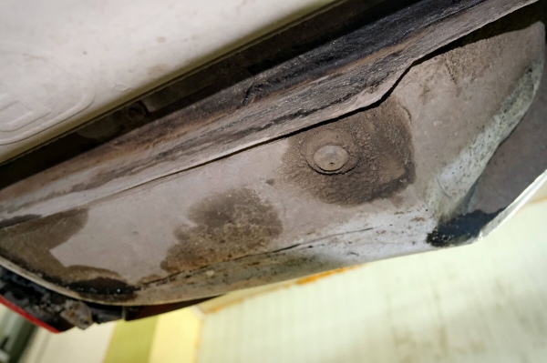 Mercedes-Benz W123 в руках студента: не хватает пятой передачи, зато есть рабочая гидроподвеска