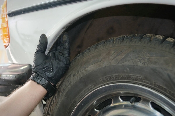 Mercedes-Benz W123 в руках студента: не хватает пятой передачи, зато есть рабочая гидроподвеска