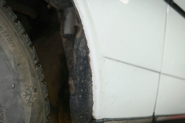 Mercedes-Benz W123 в руках студента: не хватает пятой передачи, зато есть рабочая гидроподвеска