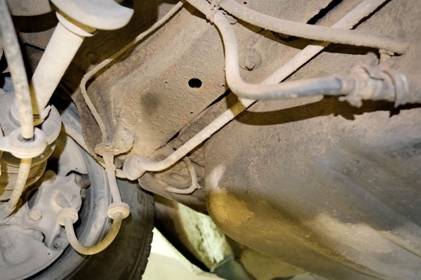 Mercedes-Benz W123 в руках студента: не хватает пятой передачи, зато есть рабочая гидроподвеска