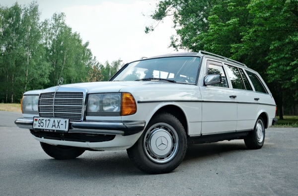 Mercedes-Benz W123 в руках студента: не хватает пятой передачи, зато есть рабочая гидроподвеска
