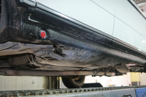 Mercedes-Benz W123 в руках студента: не хватает пятой передачи, зато есть рабочая гидроподвеска