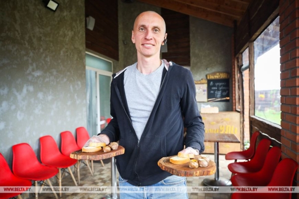 Устроить гонки и попробовать деликатесы предлагают туристам на улиточной ферме в Брестском районе