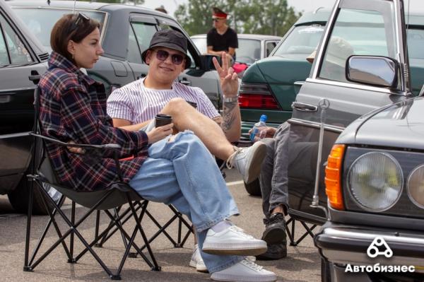 «Нет года выпуска, есть состояние». В Беларуси владельцы старых Mercedes собрались на большую встречу