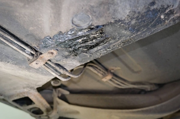 Mercedes-Benz W123 в руках студента: не хватает пятой передачи, зато есть рабочая гидроподвеска