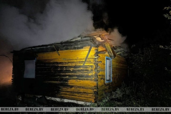 В Березовском районе при пожаре в доме погиб мужчина В Березовском районе при пожаре в доме погиб мужчина