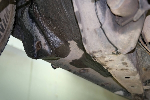 Mercedes-Benz W123 в руках студента: не хватает пятой передачи, зато есть рабочая гидроподвеска