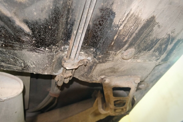 Mercedes-Benz W123 в руках студента: не хватает пятой передачи, зато есть рабочая гидроподвеска