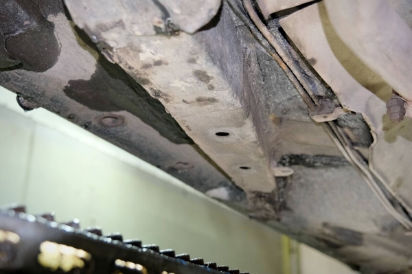 Mercedes-Benz W123 в руках студента: не хватает пятой передачи, зато есть рабочая гидроподвеска