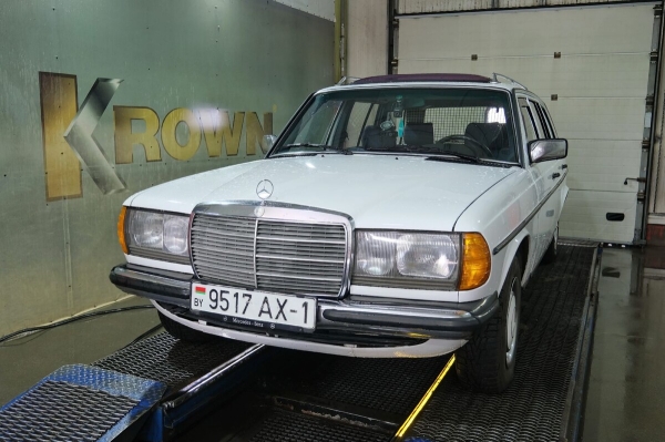 Mercedes-Benz W123 в руках студента: не хватает пятой передачи, зато есть рабочая гидроподвеска