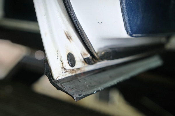 Mercedes-Benz W123 в руках студента: не хватает пятой передачи, зато есть рабочая гидроподвеска