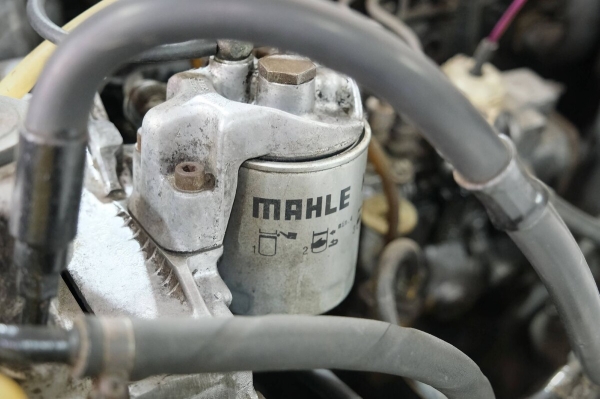 Mercedes-Benz W123 в руках студента: не хватает пятой передачи, зато есть рабочая гидроподвеска