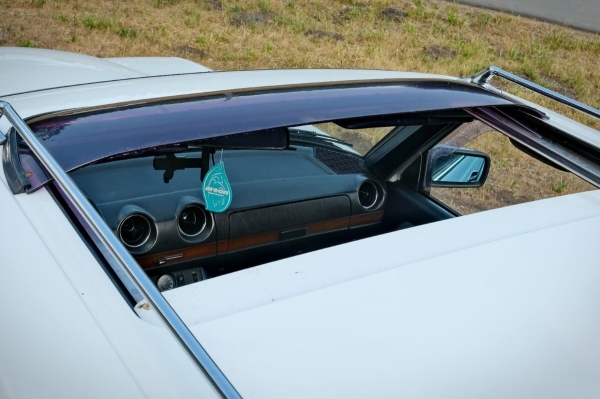 Mercedes-Benz W123 в руках студента: не хватает пятой передачи, зато есть рабочая гидроподвеска