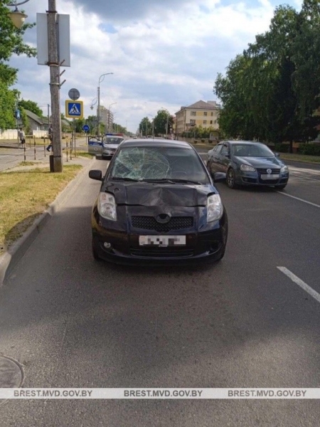 В Кобрине водитель Toyota сбил 15-летнего пешехода В Кобрине водитель Toyota сбил 15-летнего пешехода