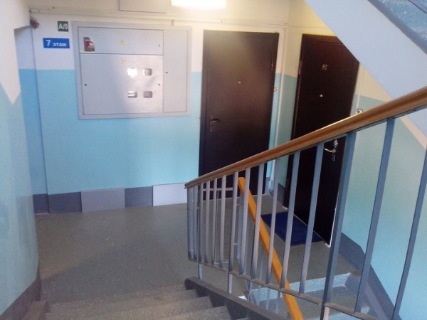 18-летняя девушка хотела дешево снять квартиру, но осталась без денег