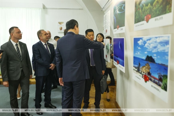 Выставка, посвященная провинции Ляонин, открылась в Художественном музее в Брестской крепости Выставка, посвященная провинции Ляонин, открылась в Художественном музее в Брестской крепости