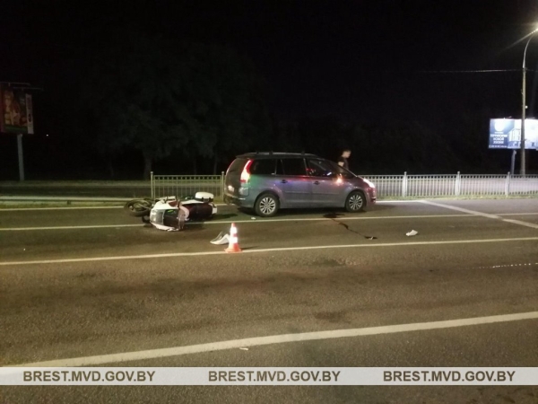 В Бресте водитель автомобиля Citroen не уступил дорогу мотоциклисту В Бресте водитель автомобиля Citroen не уступил дорогу мотоциклисту