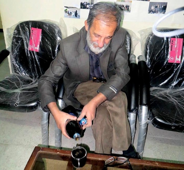 Мужчина 17 лет питается только газировкой