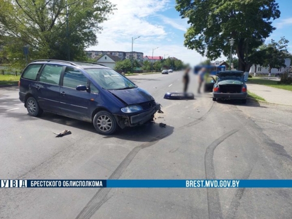 ДТП в Березе: столкнулись Audi и Volkswagen